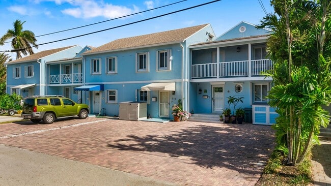 Photo - 716 Rider Rd