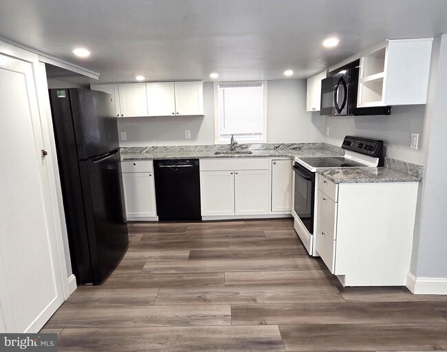 Photo - 215 Cowpath Rd