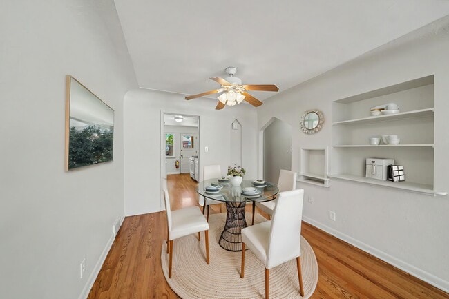 Photo - 1437 Jasmine St