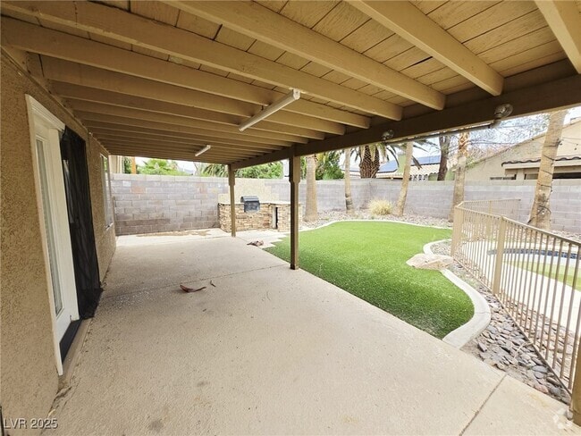 Building Photo - 925 Chaps Cir Rental