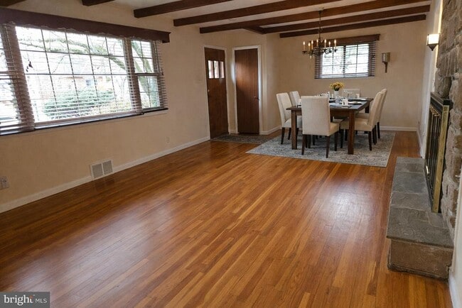 Photo - 56 Chapman Ave