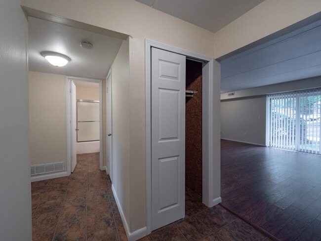 Photo - Regent Square