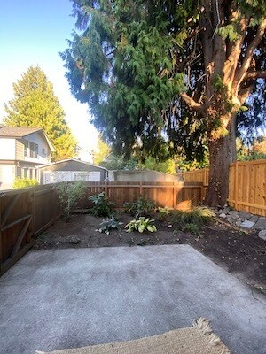 934 Martin Luther King Jr Way Unit Updated Central District apartment