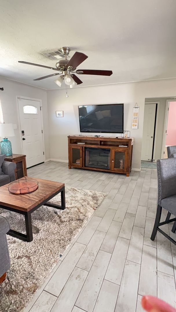 Photo - Fully Furnished 3 bedroom pool home in Largo