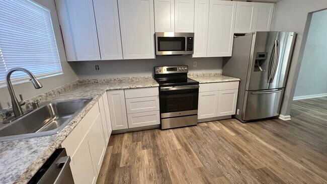 Photo - 2125 Banyan Way