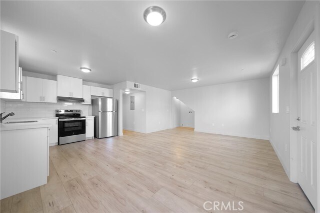236 W 84th Pl