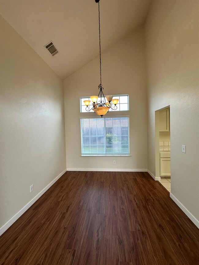 Photo - 273 W Cromwell Ave