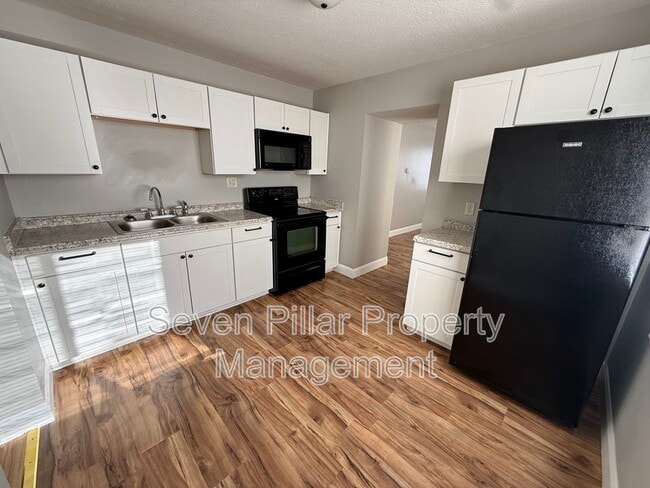 Photo - 1046 Republic Ave