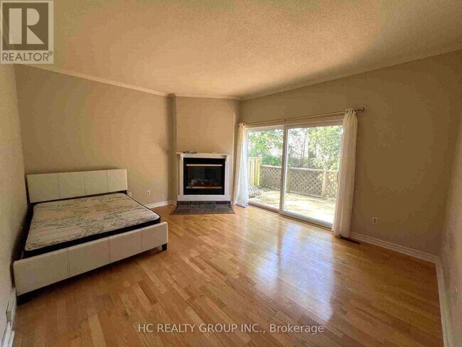 Photo - 1570 Richmond St