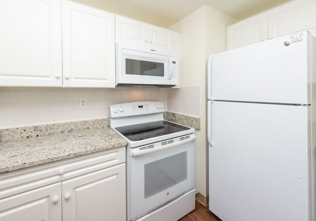 Photo - Lakewood Apartments