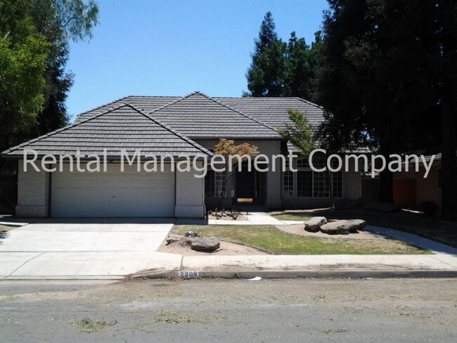 Building Photo - Desirable neighborhood and schools Rental