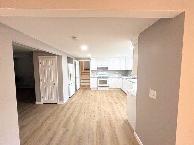 Photo - 11 Monadnock St