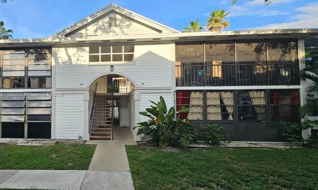 Photo - 18965 NW 62nd Ave Unidad 202