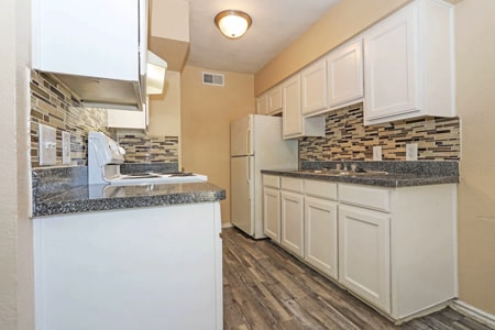 Photo - 2701 Green Oaks Rd