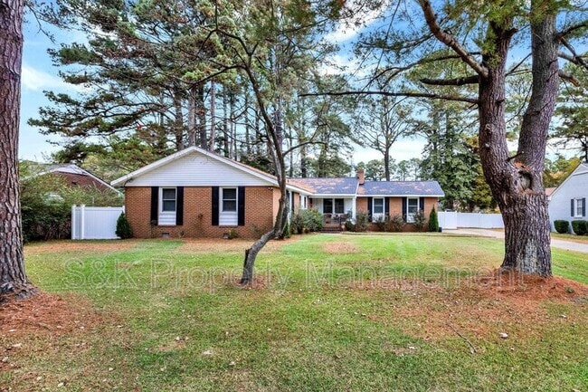 Photo - 5524 Briarwood Ln