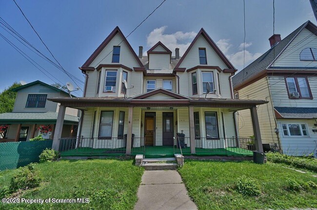 Building Photo - 1416 Capouse Ave