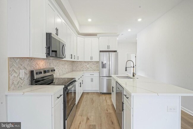 Photo - 952 N Marshall St