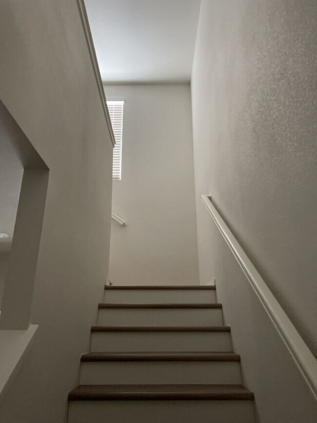 Photo - Newer 2 Bed / 2 Bath 2nd Floor Condo w/ 2 Car Garage Unit F