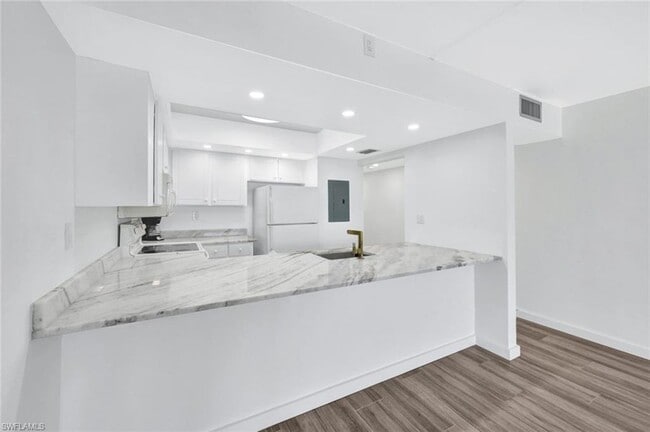 Photo - 25820 Hickory Blvd