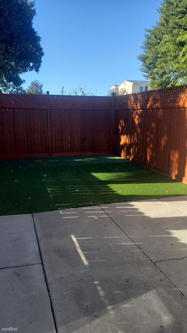 Photo - 6 br, 3 bath House - 5666 Dorothy Way 1