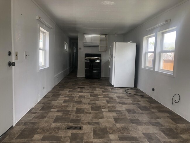 Photo - 1681 Birch St