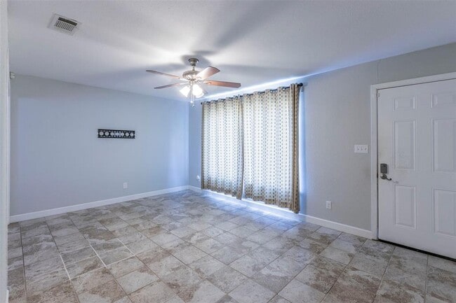 Photo - 2903 Rogge Ln