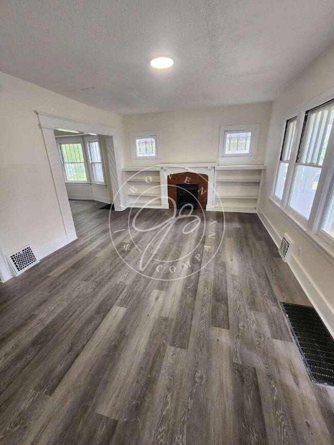 Photo - Section 8 Welcome! Spacious 3 bed /1.5 bath 2 story home with