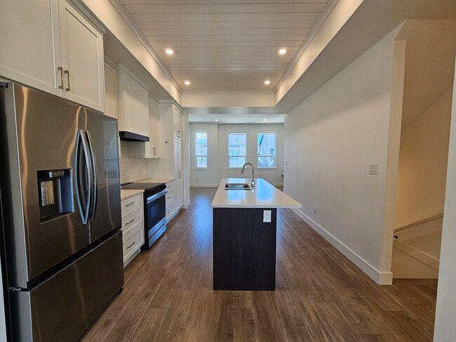 Photo - 8349 Hawthorn Rd