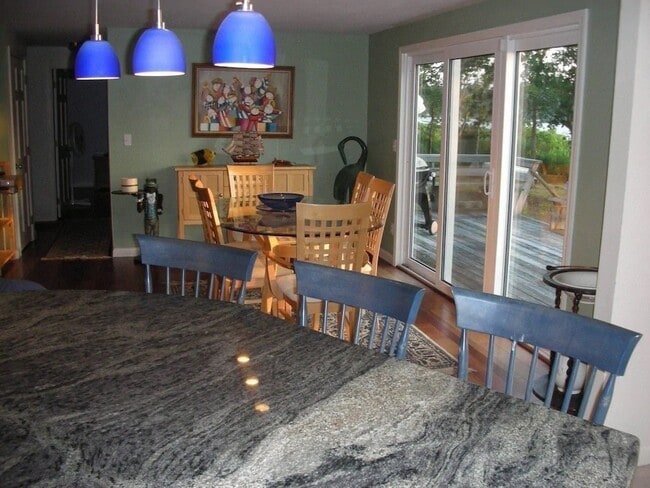 65 Paola Dr
