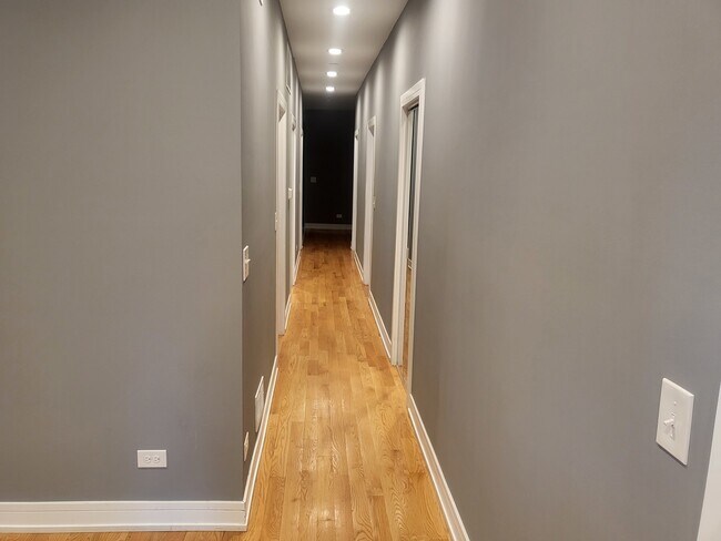 Photo - 6208 S Rhodes Ave Unit 1