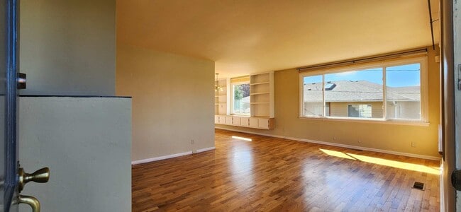 1013 N 33rd Pl