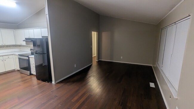 Photo - 9 Ipswich Dr