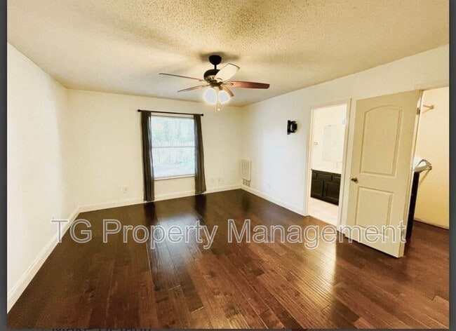 Photo - 4112 Hollister Pl