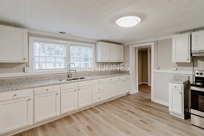 Photo - 225 Virginia Dr