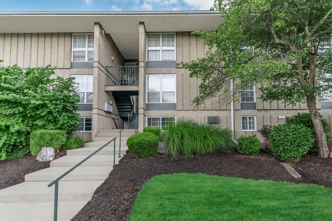 Lansing West Apartments