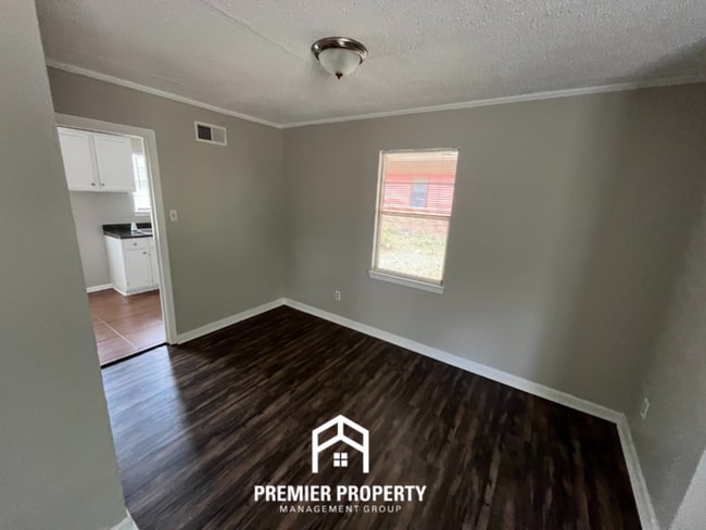 Photo - 5580 Lochinvar Rd