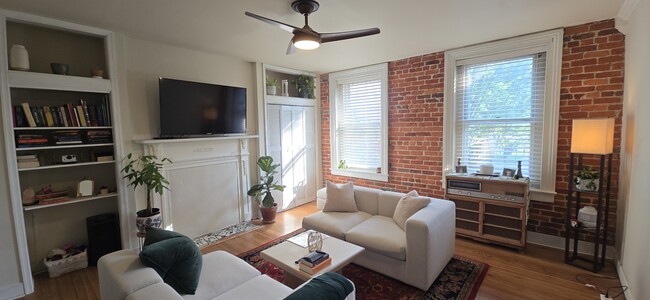 Photo - 209 W Clay St House