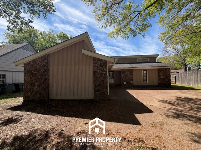 Building Photo - Spacious 3BR/2BA Home in Bartlett | High Ceilings, Fireplace & 2-Car Garage