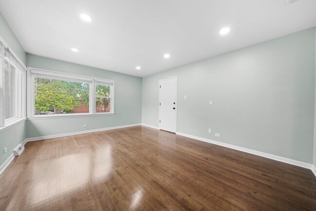 Photo - 10537 Austin Ave Unidad 2