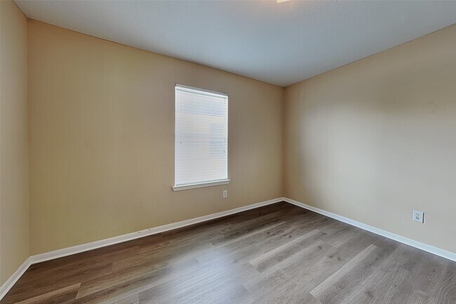 Photo - 6530 Portlick Dr
