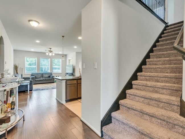 Building Photo - 26922 Skylark Blf Trl
