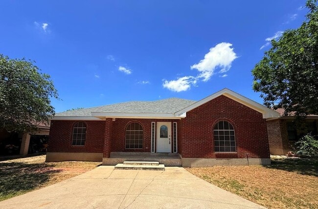 Building Photo - 1659 Champion Cir