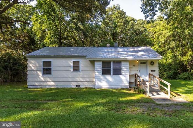 Building Photo - 302 Pine Way Rental