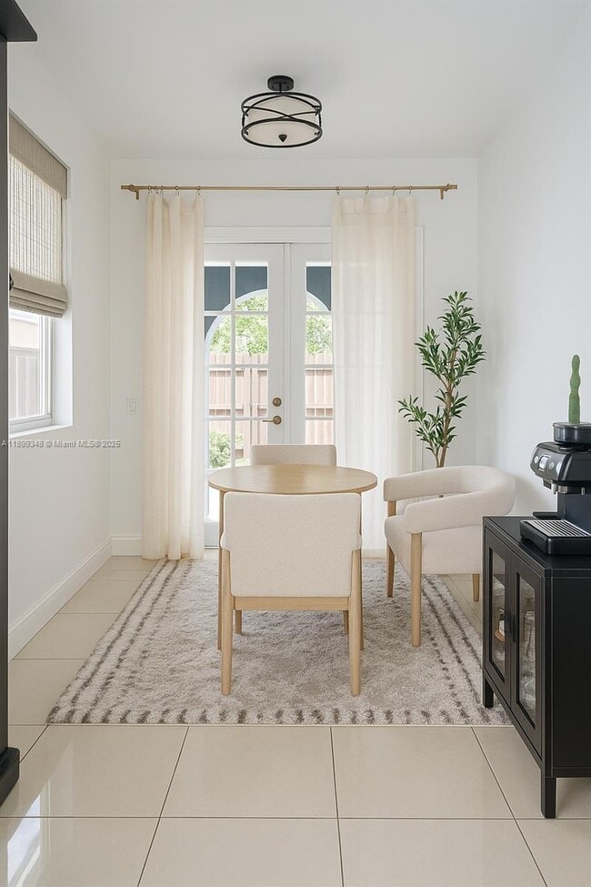 Photo - 1139 NE 3rd Ave