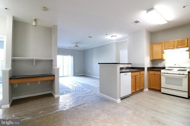 Photo - 5117 Travis Edward Way Unidad 5117E