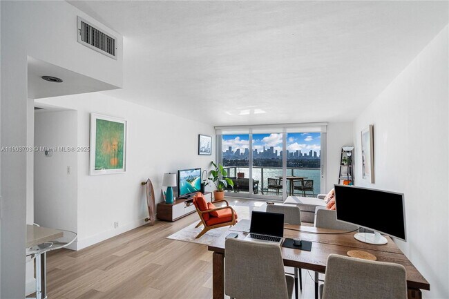 Photo - 1000 Meridian Ave