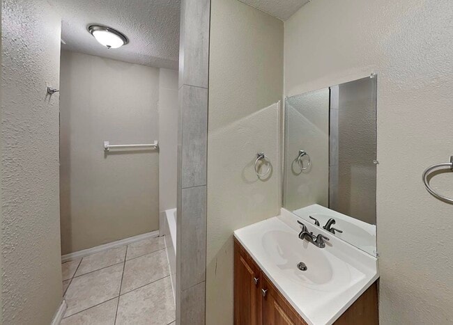 Photo - 5702 Jefferson St