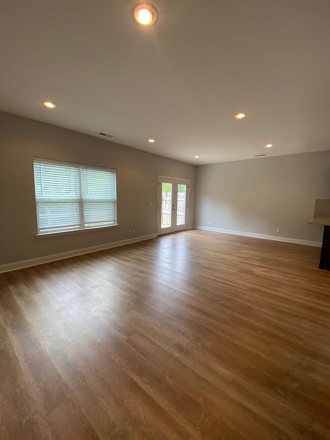 8445 Brookmoor Ln