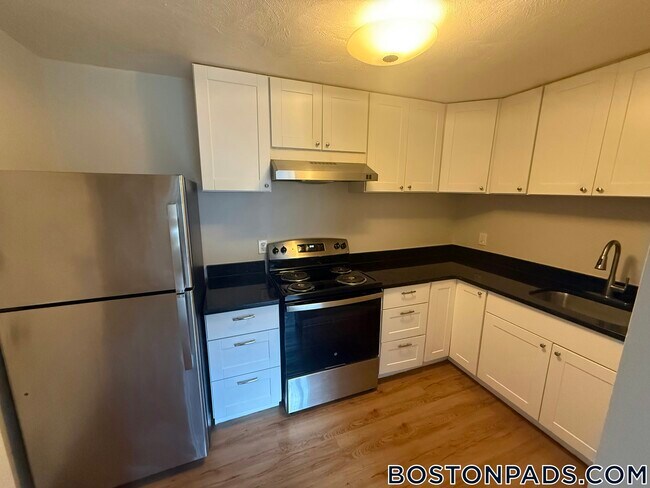 Photo - 1093 Main St Unit 16