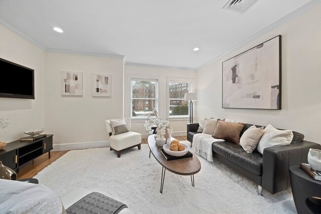 Photo - 321 Hammond Pond Pkwy Unit 105